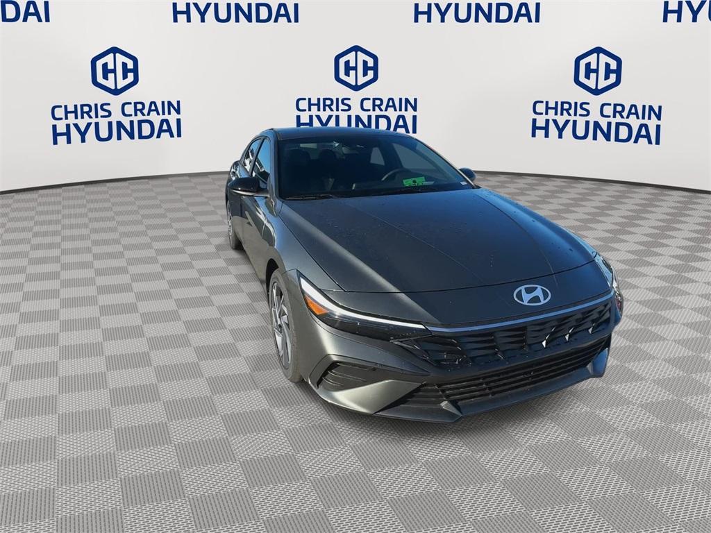 new 2025 Hyundai Elantra car, priced at $24,185