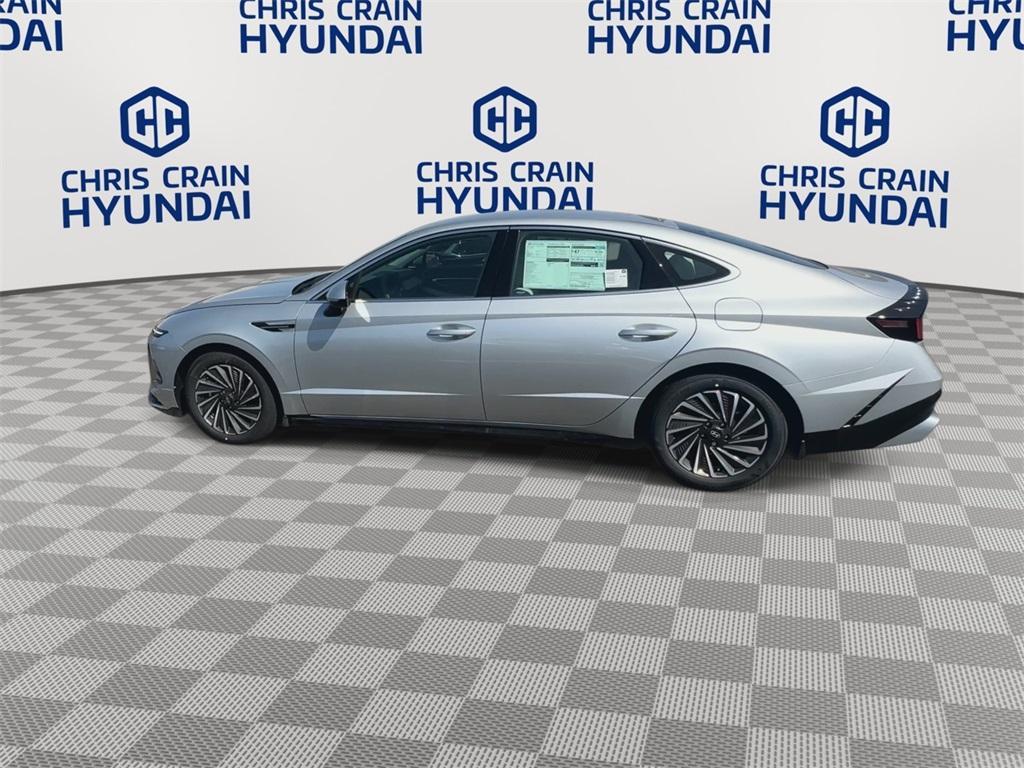new 2025 Hyundai Sonata Hybrid car, priced at $31,080