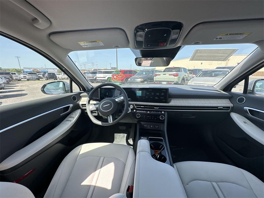 new 2025 Hyundai Sonata Hybrid car, priced at $31,080