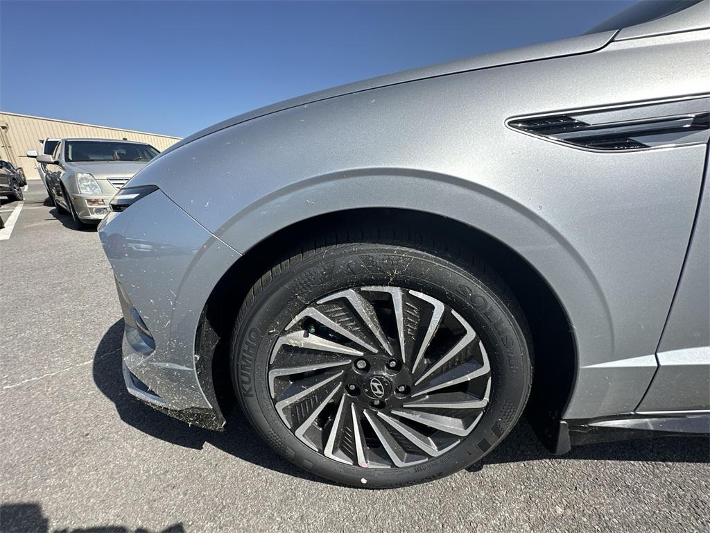new 2025 Hyundai Sonata Hybrid car, priced at $31,080