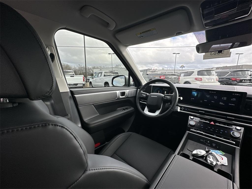 new 2025 Hyundai Santa Fe HEV car, priced at $38,985