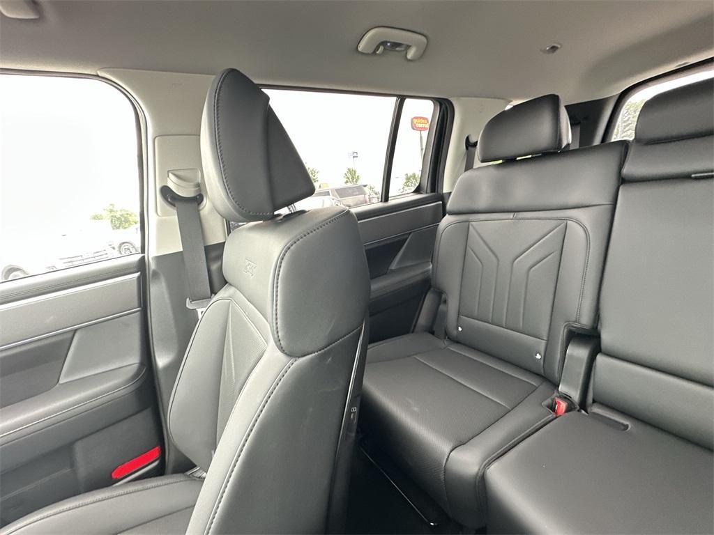 new 2025 Hyundai Santa Fe car, priced at $40,325