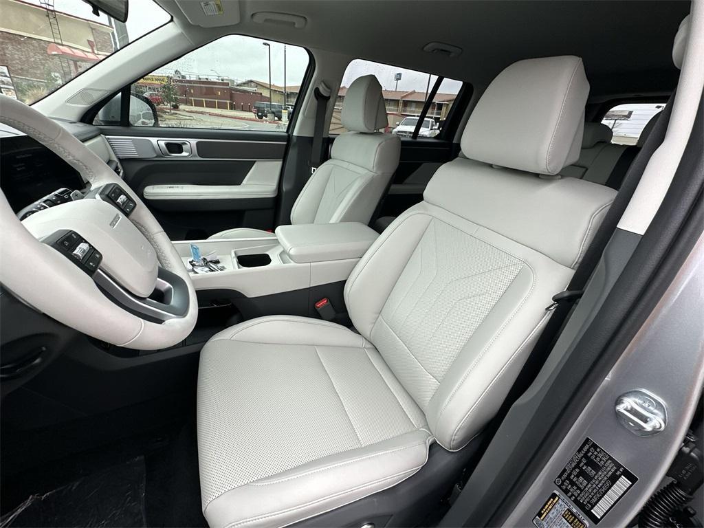 new 2025 Hyundai Santa Fe HEV car, priced at $38,949