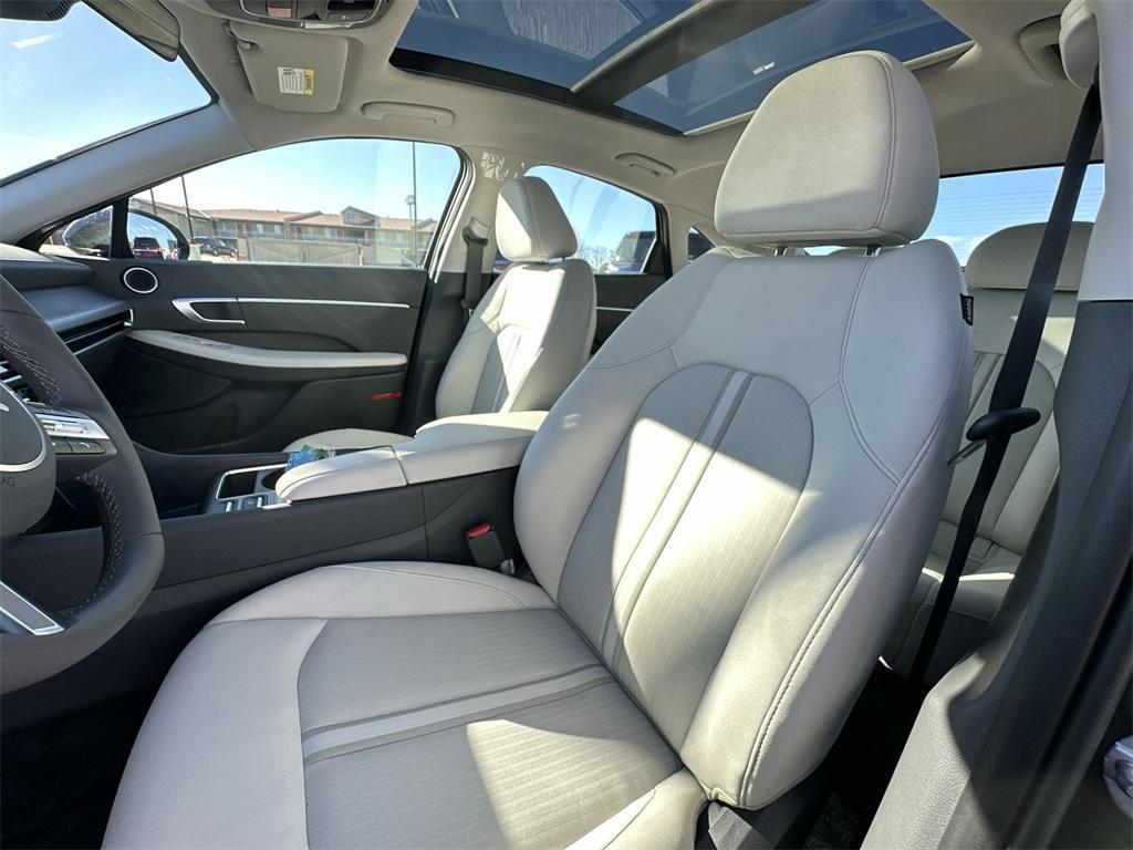 new 2025 Hyundai Sonata car, priced at $31,990