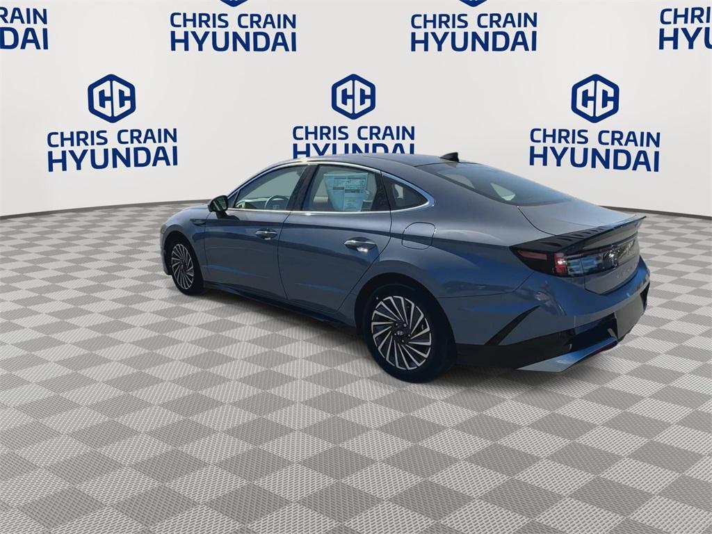 new 2024 Hyundai Sonata Hybrid car, priced at $37,895