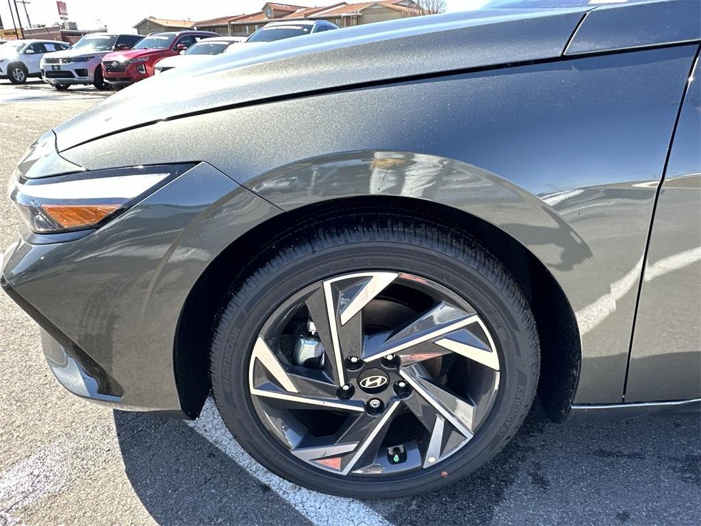 new 2025 Hyundai Elantra car, priced at $24,980