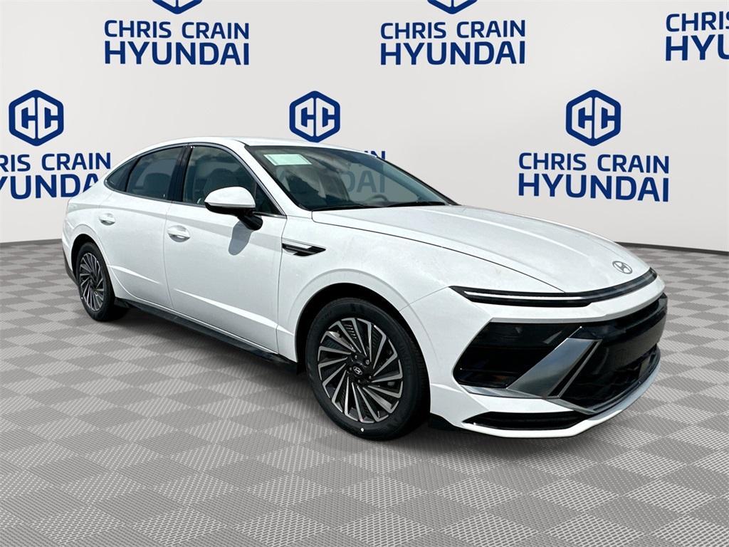 new 2025 Hyundai Sonata Hybrid car, priced at $31,565