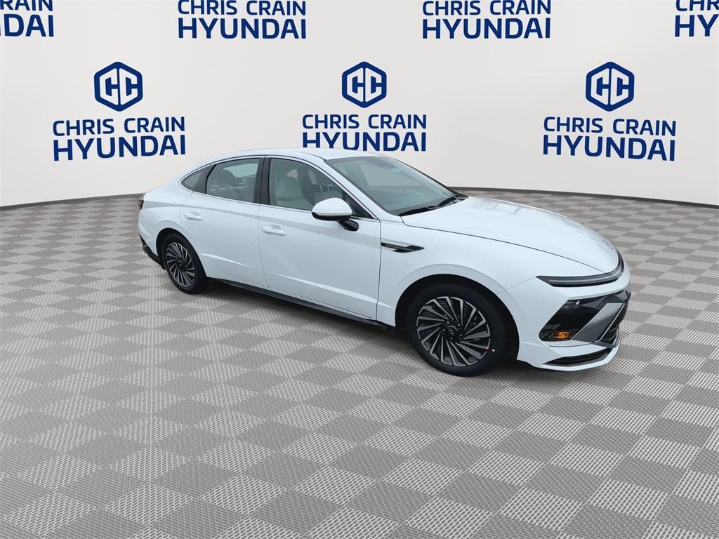 new 2025 Hyundai Sonata Hybrid car, priced at $30,660