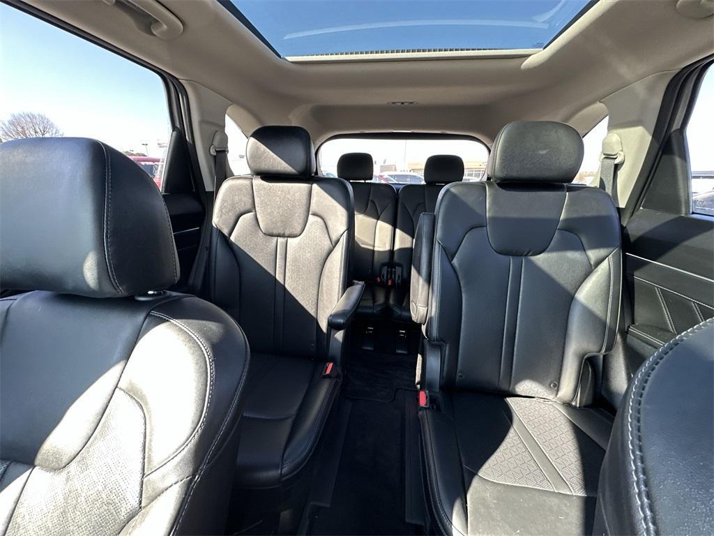 used 2022 Kia Sorento car, priced at $28,512