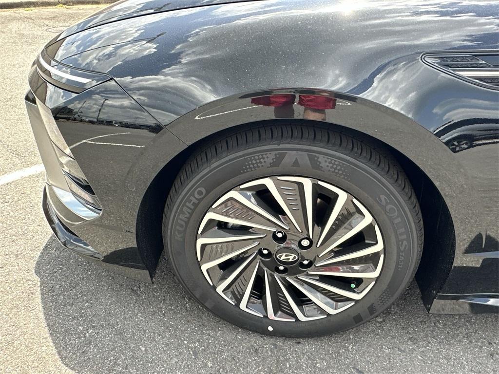 new 2025 Hyundai Sonata Hybrid car, priced at $37,530