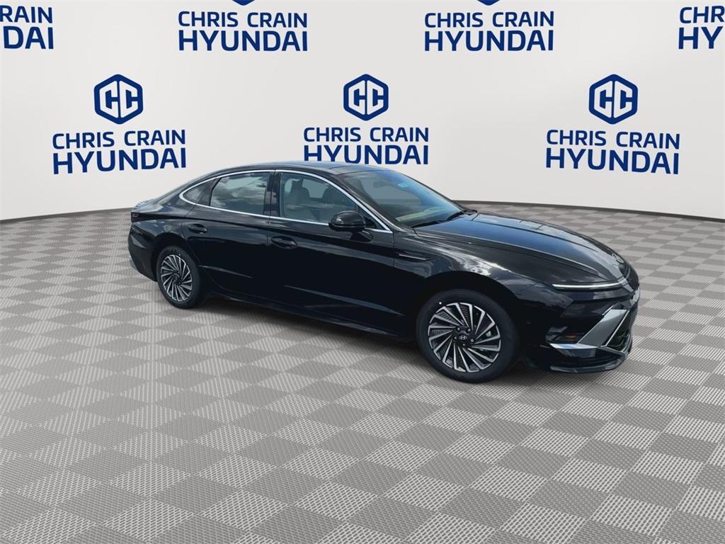 new 2025 Hyundai Sonata Hybrid car, priced at $37,530