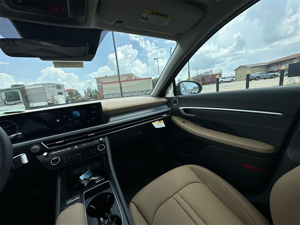 new 2025 Hyundai Sonata Hybrid car, priced at $37,530