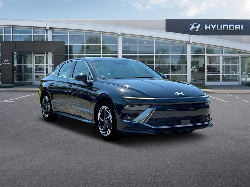 new 2025 Hyundai Sonata car, priced at $32,010