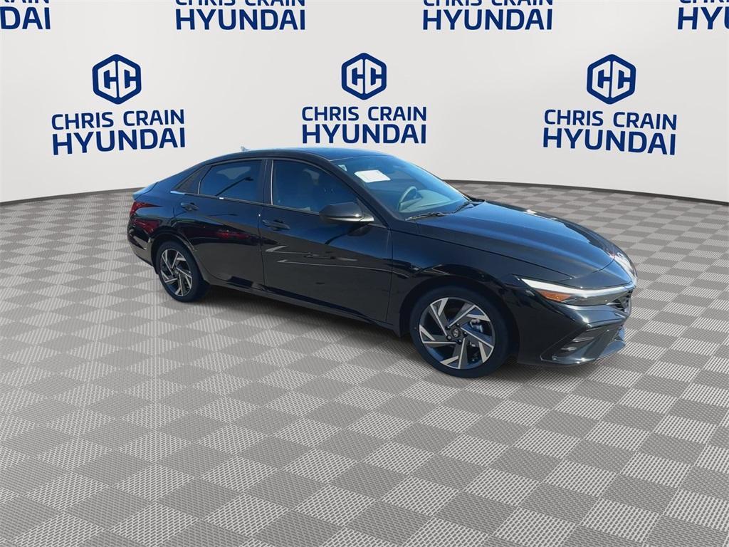 new 2025 Hyundai Elantra car, priced at $25,015