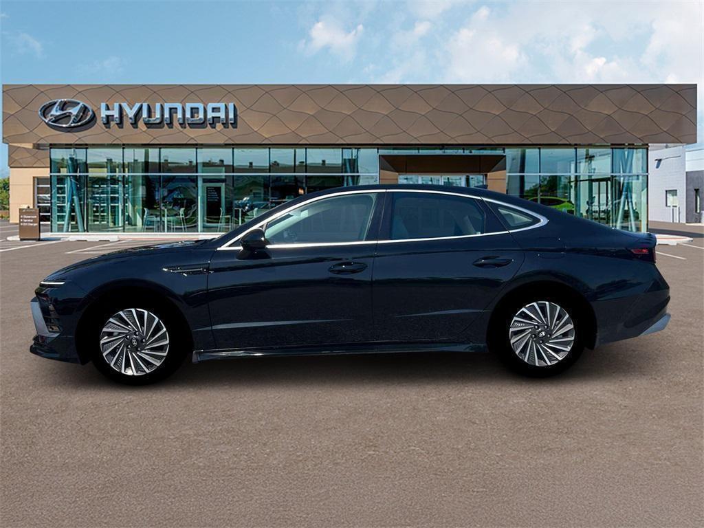 new 2025 Hyundai Sonata Hybrid car, priced at $31,040