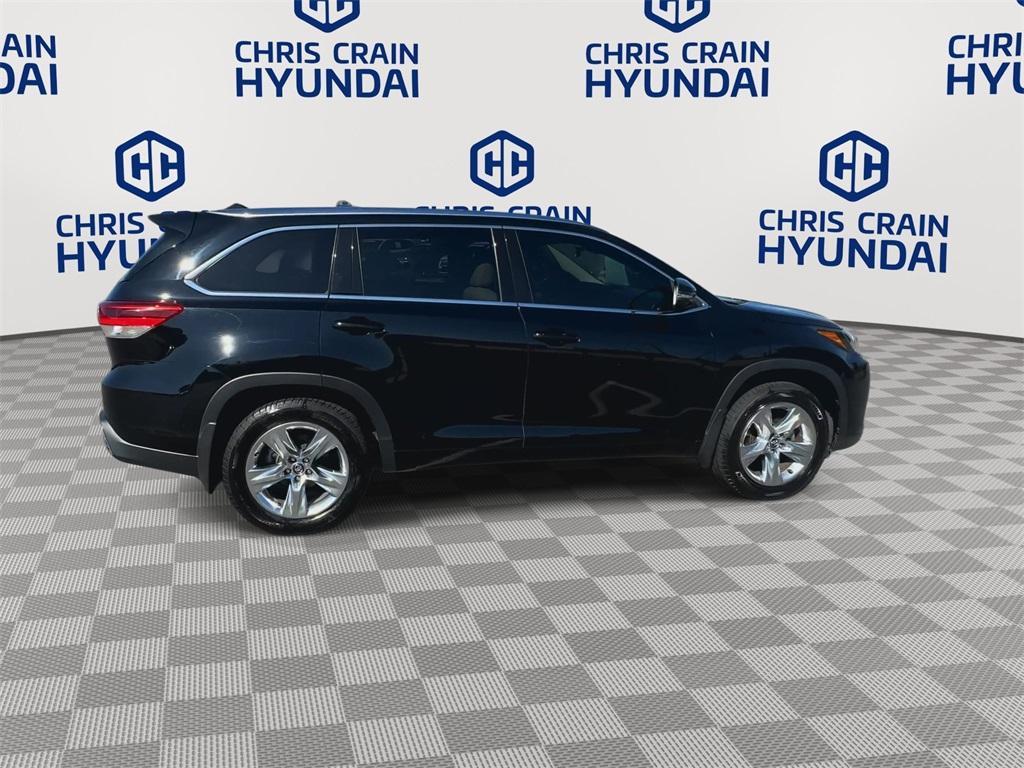 used 2019 Toyota Highlander car, priced at $28,499
