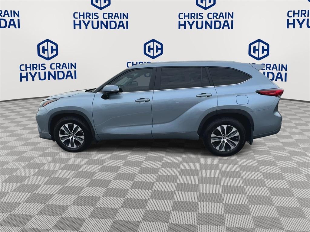 used 2023 Toyota Highlander car, priced at $39,207