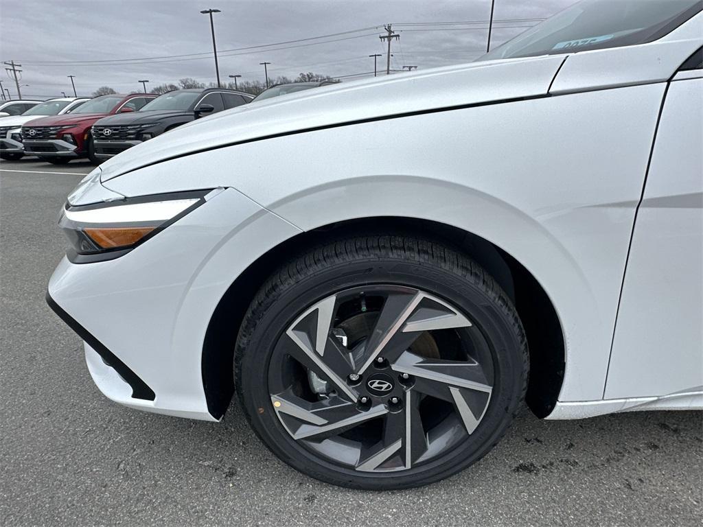 new 2025 Hyundai Elantra car, priced at $25,980