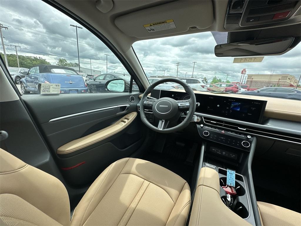 new 2025 Hyundai Sonata Hybrid car, priced at $37,480
