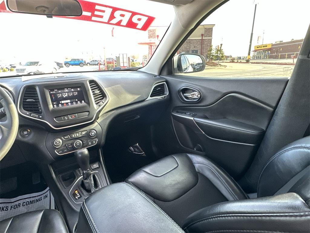 used 2020 Jeep Cherokee car, priced at $16,472