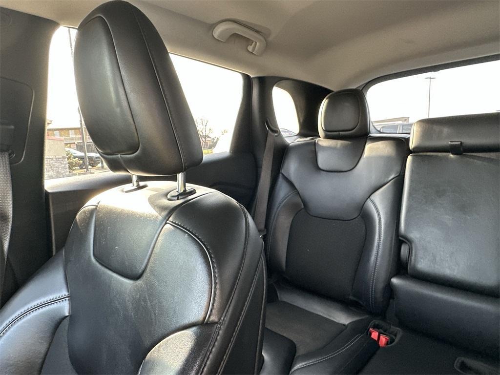 used 2020 Jeep Cherokee car, priced at $16,472