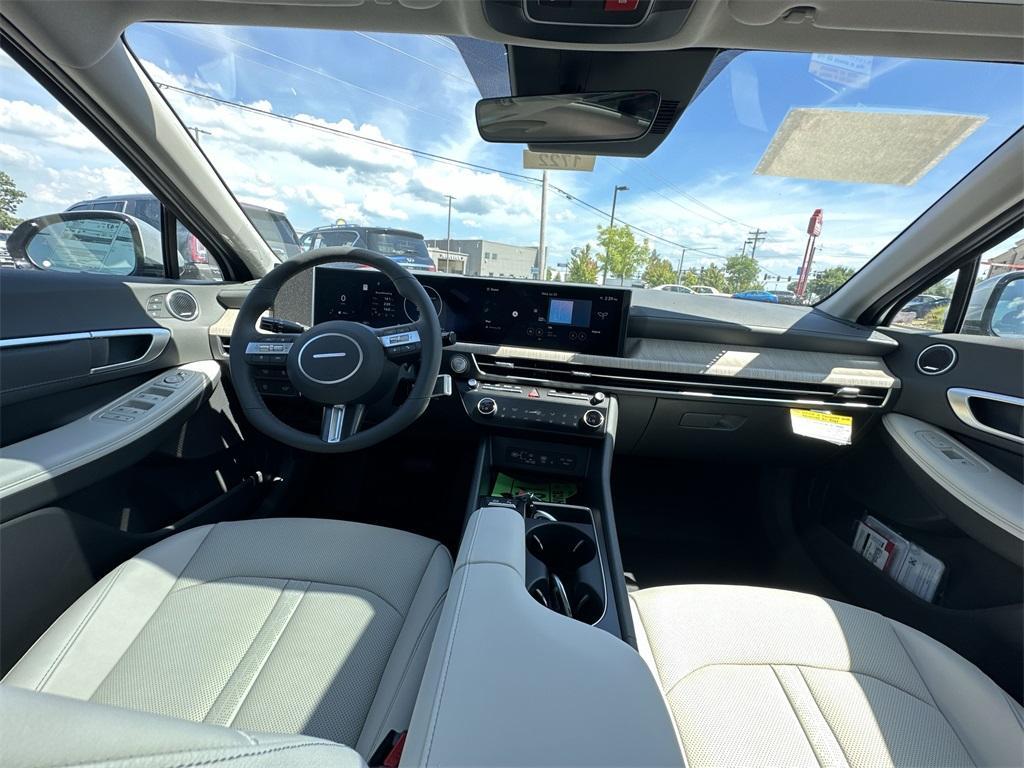 new 2025 Hyundai Sonata Hybrid car, priced at $37,515