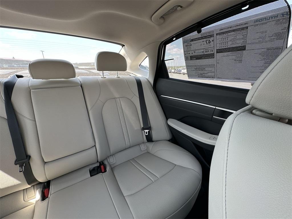 new 2025 Hyundai Sonata Hybrid car, priced at $37,515