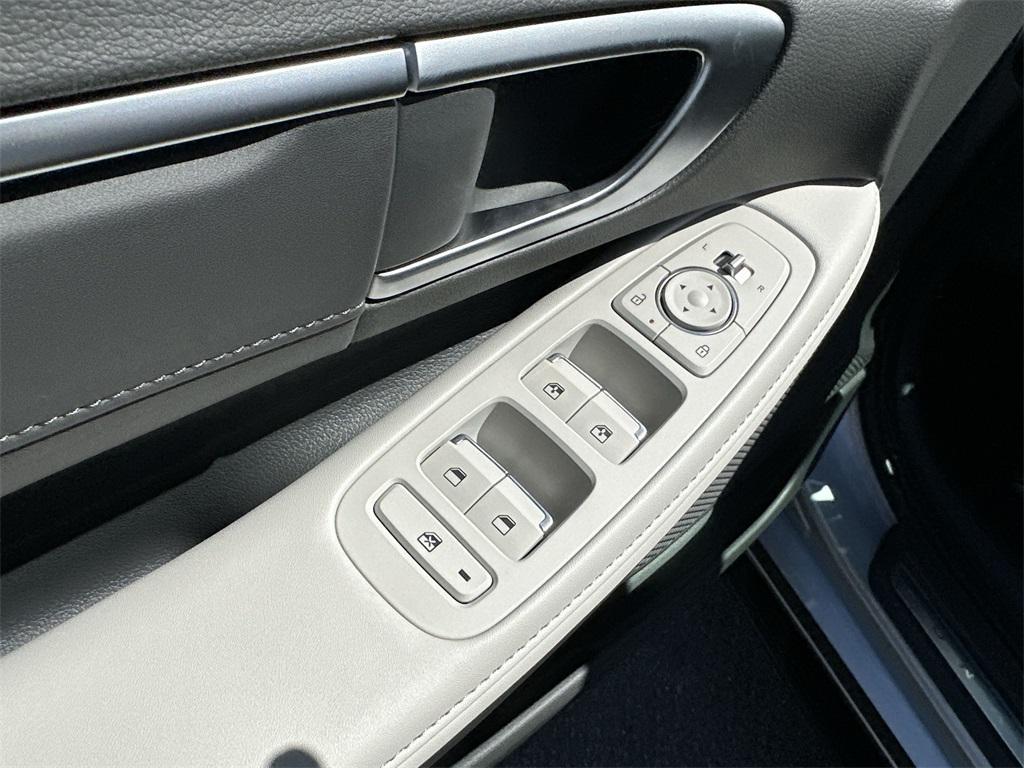 new 2025 Hyundai Sonata Hybrid car, priced at $37,515
