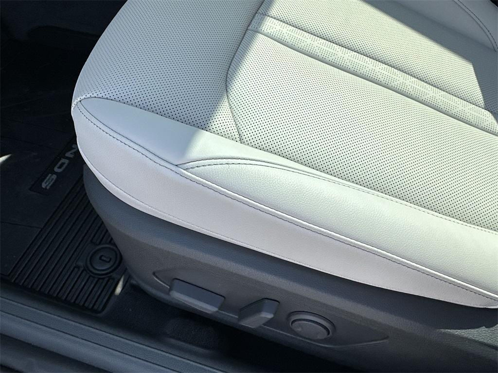 new 2025 Hyundai Sonata Hybrid car, priced at $37,515