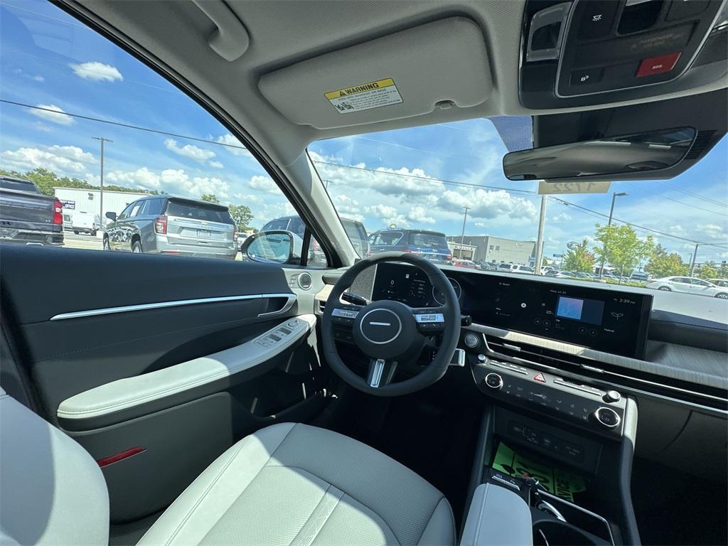 new 2025 Hyundai Sonata Hybrid car, priced at $37,515