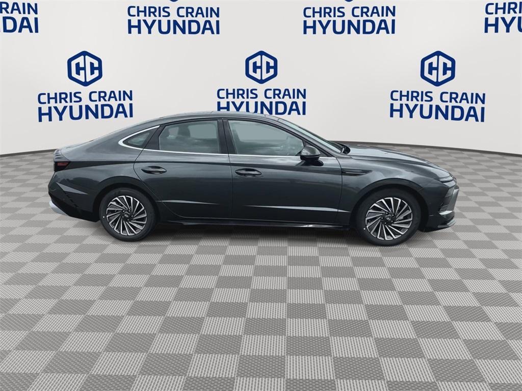 new 2025 Hyundai Sonata Hybrid car, priced at $37,475