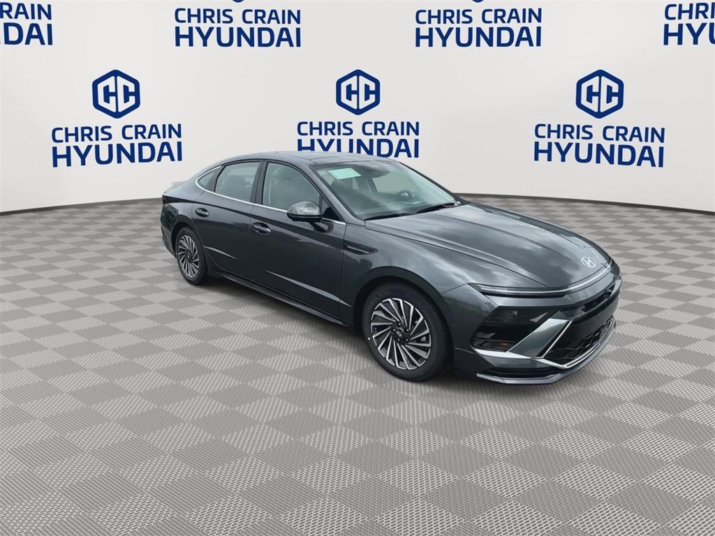 new 2025 Hyundai Sonata Hybrid car, priced at $37,475