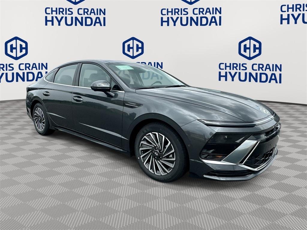 new 2025 Hyundai Sonata Hybrid car, priced at $37,475