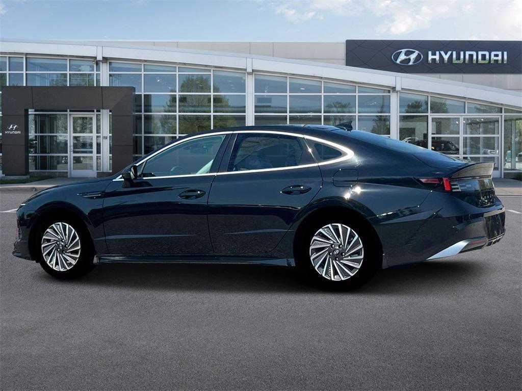 new 2025 Hyundai Sonata Hybrid car, priced at $32,310