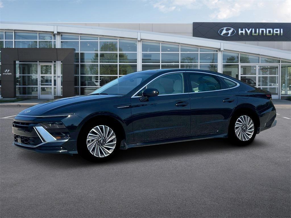 new 2025 Hyundai Sonata Hybrid car, priced at $32,310