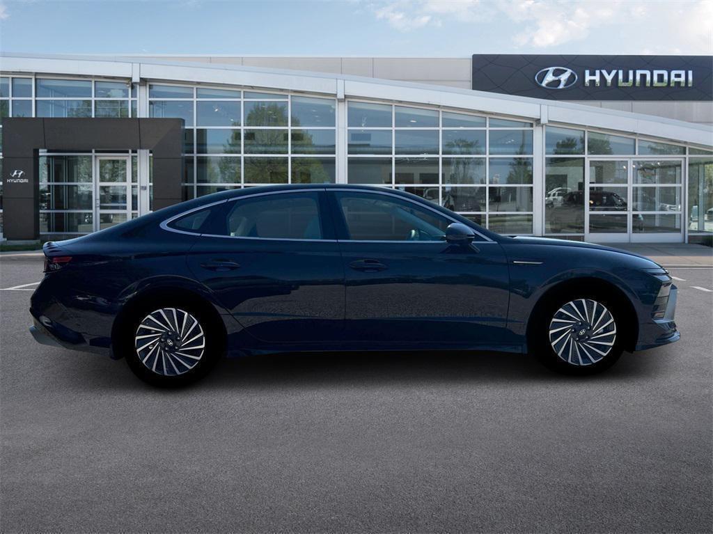 new 2025 Hyundai Sonata Hybrid car, priced at $32,310