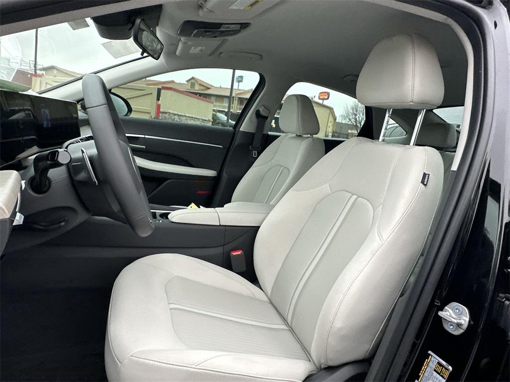 new 2025 Hyundai Sonata Hybrid car, priced at $30,810