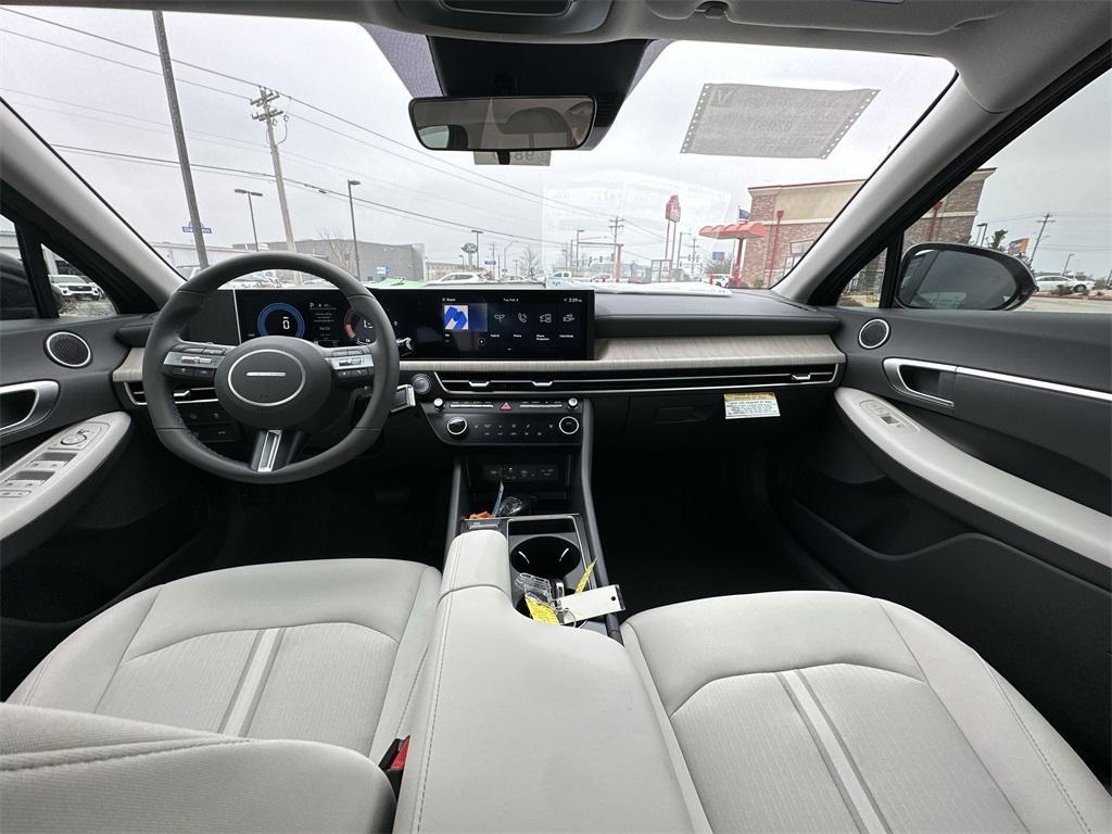 new 2025 Hyundai Sonata Hybrid car, priced at $30,810