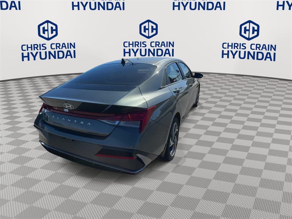 new 2025 Hyundai Elantra car, priced at $25,015