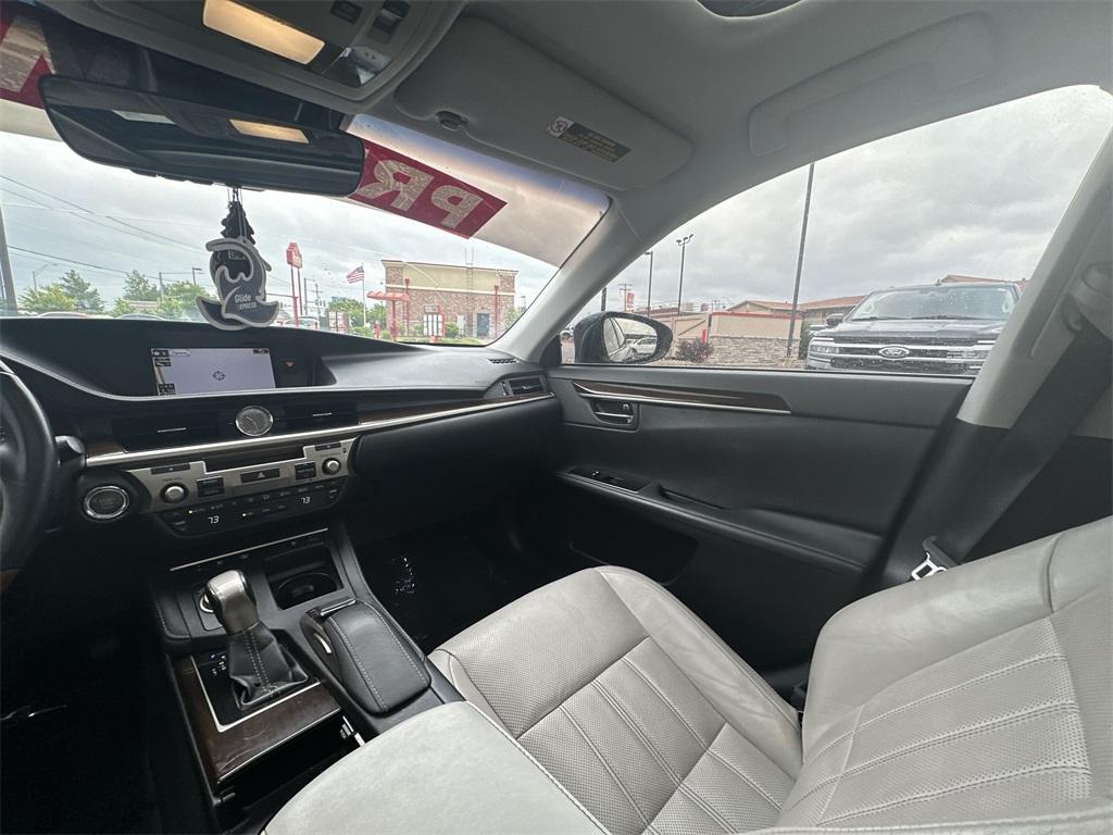 used 2016 Lexus ES 350 car, priced at $21,316