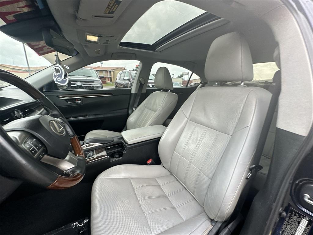 used 2016 Lexus ES 350 car, priced at $21,316