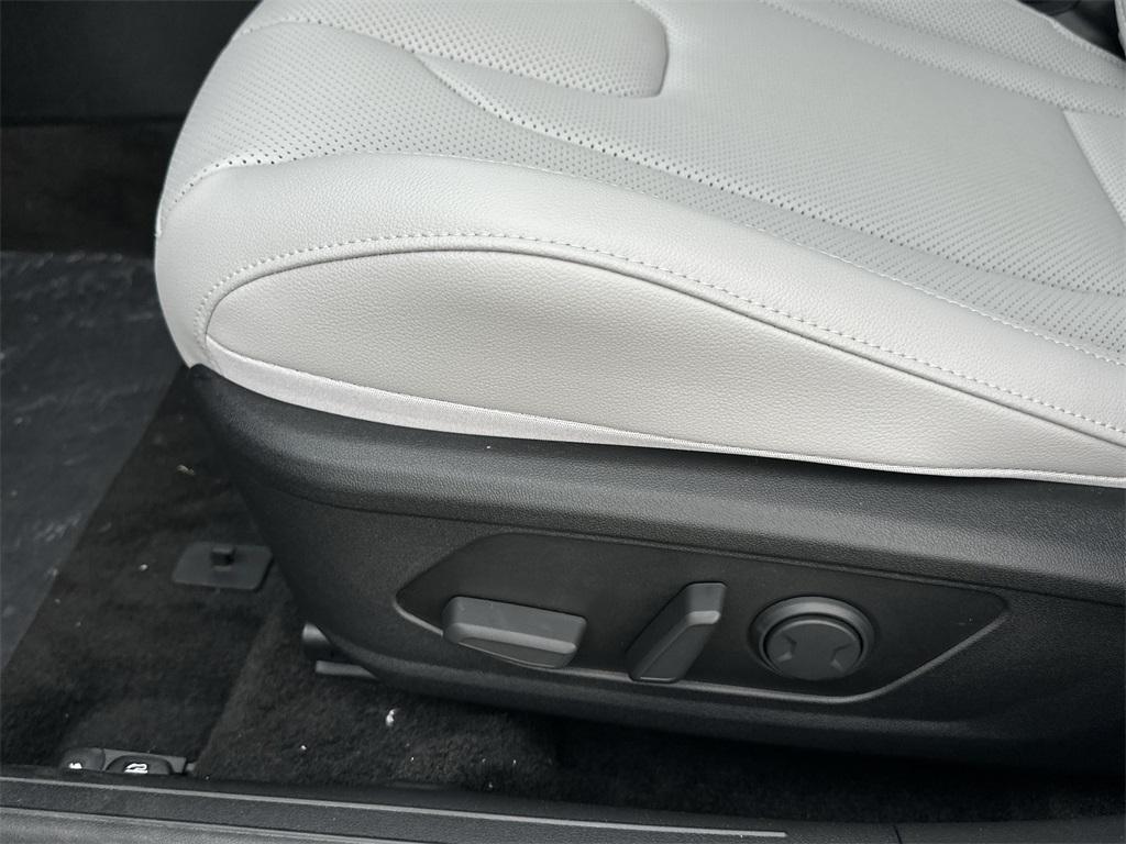 new 2025 Hyundai ELANTRA HEV car, priced at $27,655