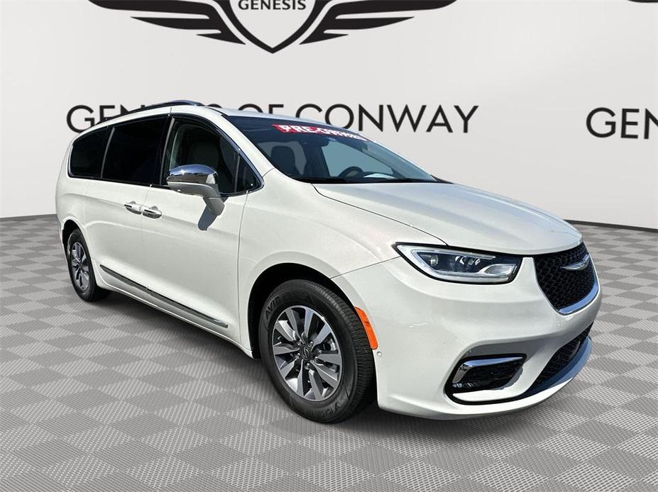 used 2021 Chrysler Pacifica Hybrid car, priced at $34,877