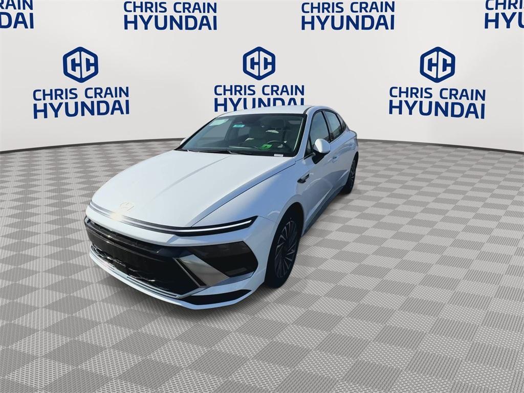 new 2025 Hyundai Sonata Hybrid car, priced at $30,660