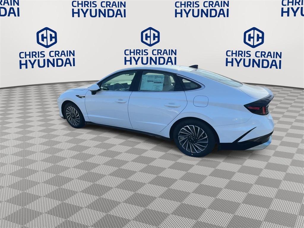 new 2025 Hyundai Sonata Hybrid car, priced at $30,660