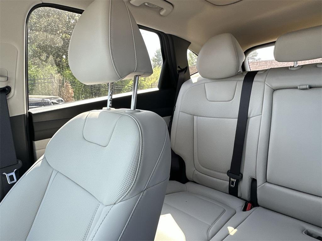 new 2025 Hyundai TUCSON Hybrid car, priced at $35,310