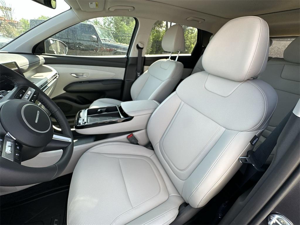 new 2025 Hyundai TUCSON Hybrid car, priced at $35,310