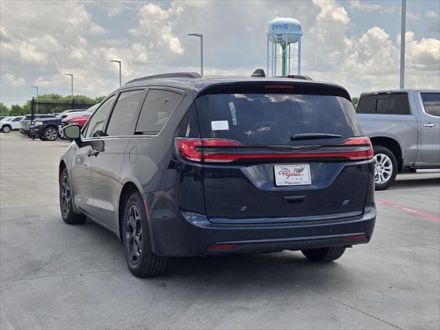 new 2025 Chrysler Pacifica Hybrid car, priced at $52,103