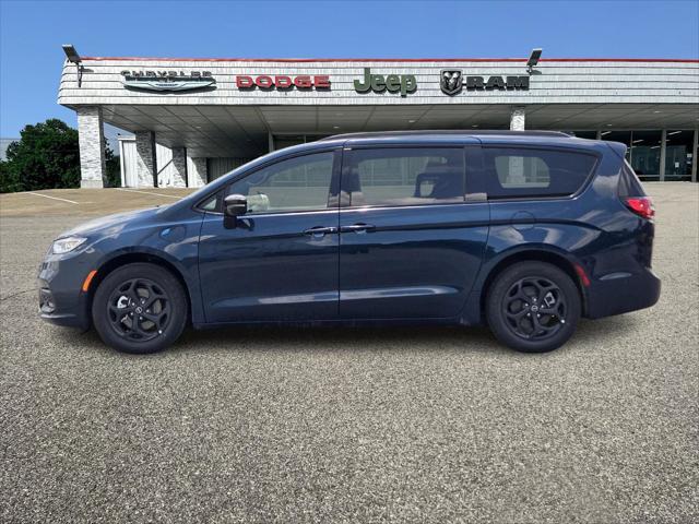new 2025 Chrysler Pacifica Hybrid car, priced at $52,103
