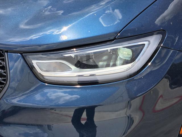 new 2025 Chrysler Pacifica Hybrid car, priced at $52,103